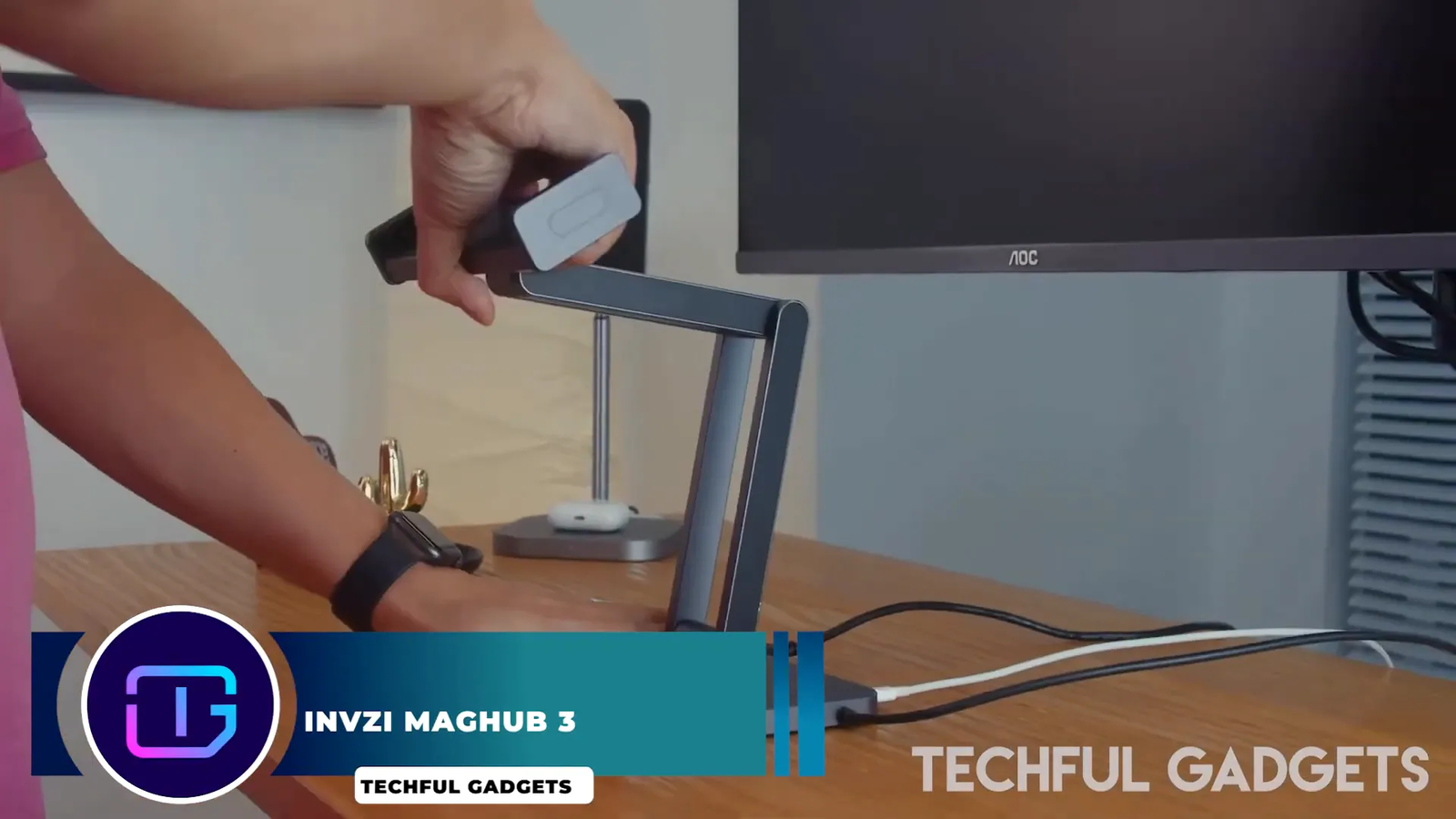 UnvzE MagHub 3 aluminum stand for iPad